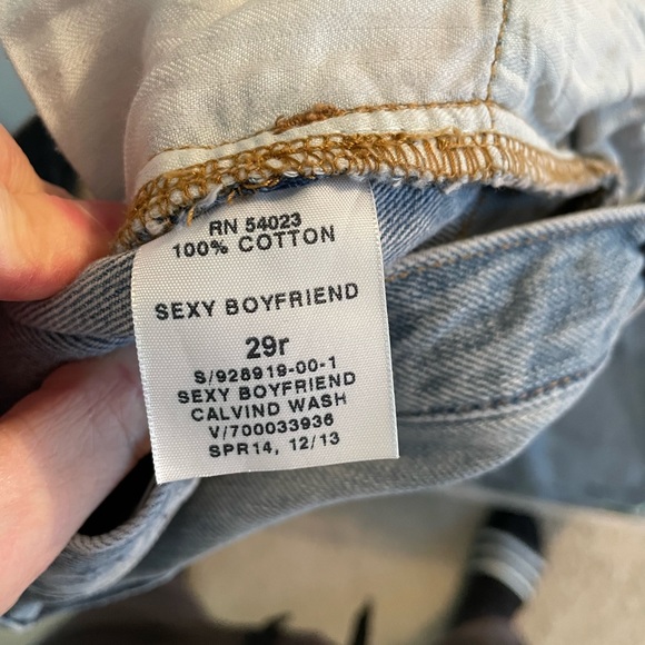 Gap Perfect Distressed Sexy Boyfriend Jeans Size 29 - Picture 4 of 5